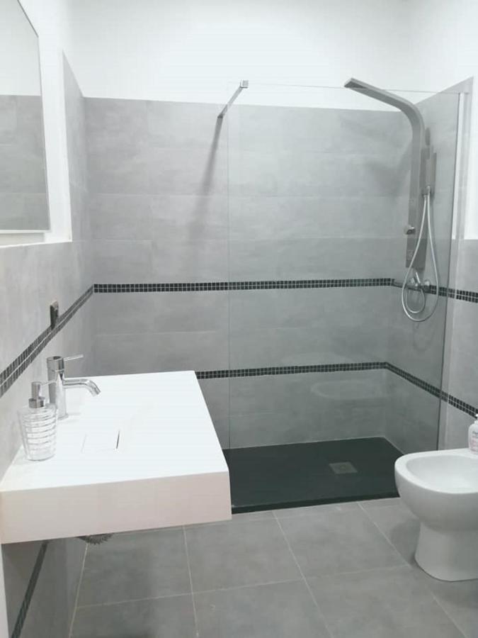 Appartamento Nuovo A 1 Minuto Dal Porto Livourne Extérieur photo