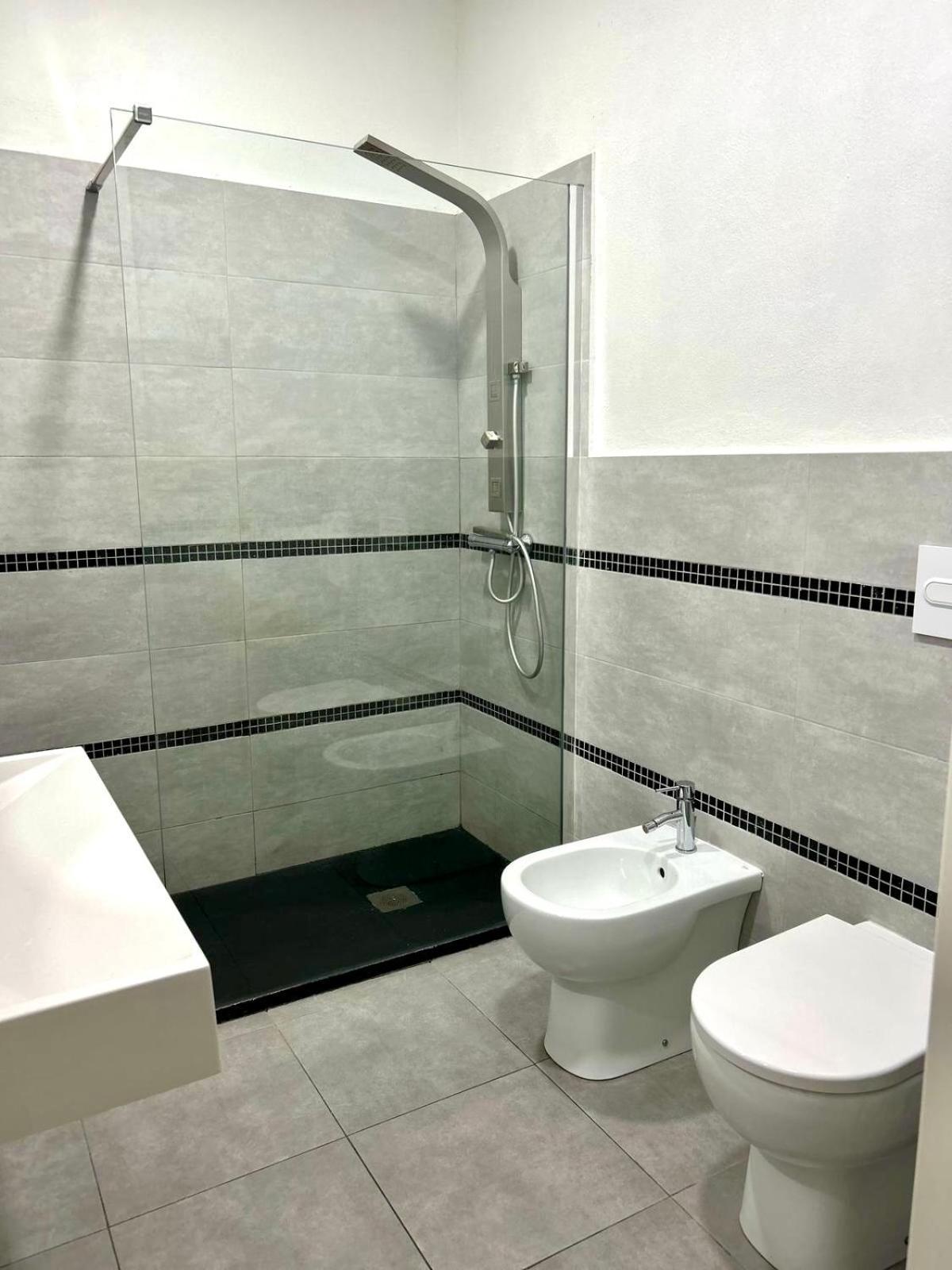 Appartamento Nuovo A 1 Minuto Dal Porto Livourne Extérieur photo